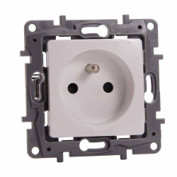 Prise encastrable Niloe bipolaire blanc LEGRAND – Sécurité et Design | LEGRAND
