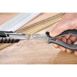 Pince électronique à bec plat – Précision et Maniabilité | KWB Pince électronique à bec plat – Précision et Maniabilité | KWB