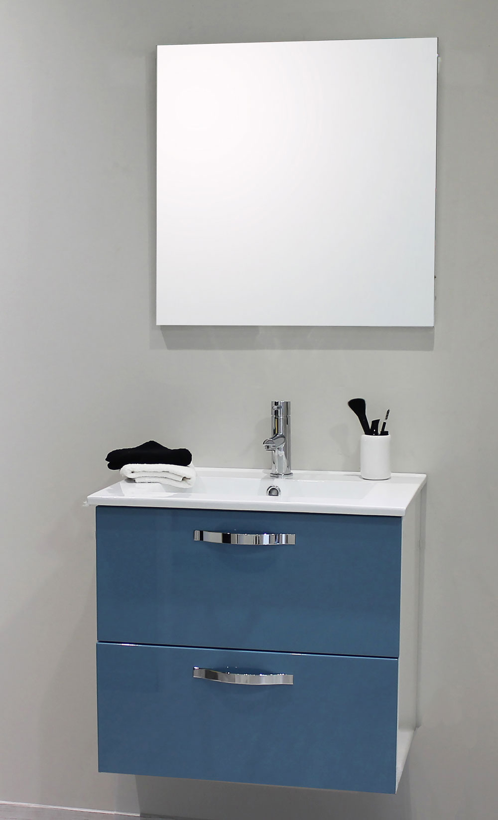 Façade de meuble de salle bain Mixy bleu 200 cm 20 pièces - Mr.Bricolage Façade de meuble de salle bain Mixy bleu 200 cm 20 pièces - Mr.Bricolage