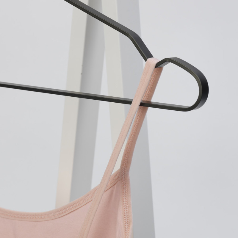 Set de cintres 4 pièces Brabantia – Organisation parfaite | BRABANTIA Set de cintres 4 pièces Brabantia – Organisation parfaite | BRABANTIA