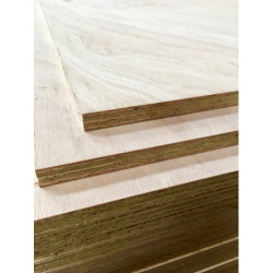 Panneau Multiplex 120x120x0.8cm – Bois Robuste