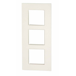 Plaque Intense triple vertical blanc – Élégance et fonctionnalité | NIKO
