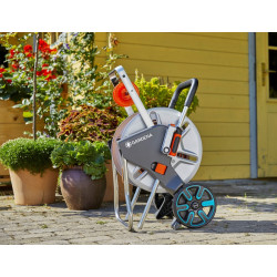 Dévidoir AquaRoll M Easy set 25m – Arrosage Facile | GARDENA Dévidoir AquaRoll M Easy set 25m – Arrosage Facile | GARDENA