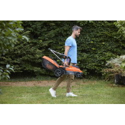 Tondeuse sur batterie BCMW3336N-XJ 2 x 18 V BLACK+DECKER