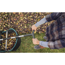 Ramasse-feuilles mécanique GARDENA - Ramassage Facile | GARDENA