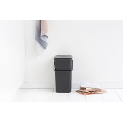 Poubelle Sort & Go avec détecteur infrarouge 6 L grise BRABANTIA Poubelle Sort & Go avec détecteur infrarouge 6 L grise BRABANTIA