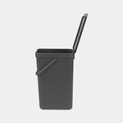 Poubelle Sort & Go avec détecteur infrarouge 6 L grise BRABANTIA Poubelle Sort & Go avec détecteur infrarouge 6 L grise BRABANTIA