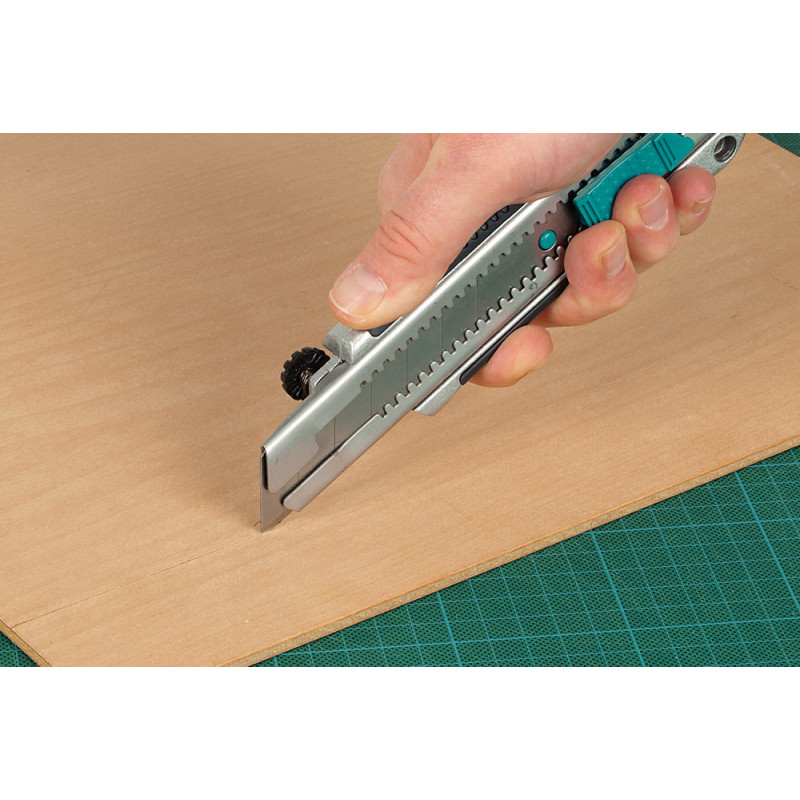 Cutter Métallique 25mm – Coupe Précise | WOLFCRAFT

