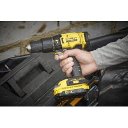 Perceuse à percussion SFMCD711C2S-QW 2 batteries 18V | STANLEY Perceuse à percussion SFMCD711C2S-QW 2 batteries 18V | STANLEY
