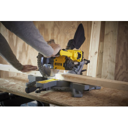 Scie à onglet sur batterie STANLEY FATMAX 18V 4Ah | STANLEY FATMAX Scie à onglet sur batterie STANLEY FATMAX 18V 4Ah | STANLEY FATMAX