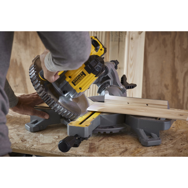 Scie à onglet sur batterie STANLEY FATMAX 18V 4Ah | STANLEY FATMAX Scie à onglet sur batterie STANLEY FATMAX 18V 4Ah | STANLEY FATMAX